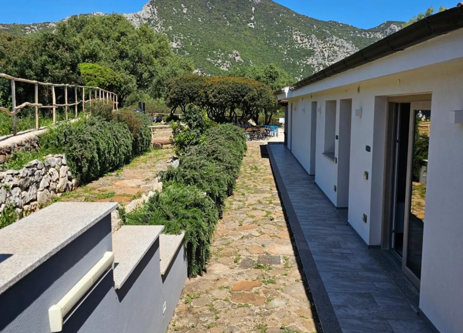 Hotel Pranos Turismo Rurale Cala Gonone 0*,  Italia